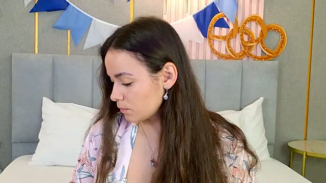 Snapshot of GabiBatista chatting on October 5, 5:06 am GabiBatista online show from October 5, 5:06 am