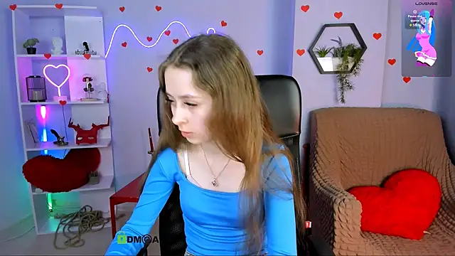 Snapshot of rebecca_smile chatting on April 6, 4:19 pm rebecca smile online show from April 6, 4:19 pm