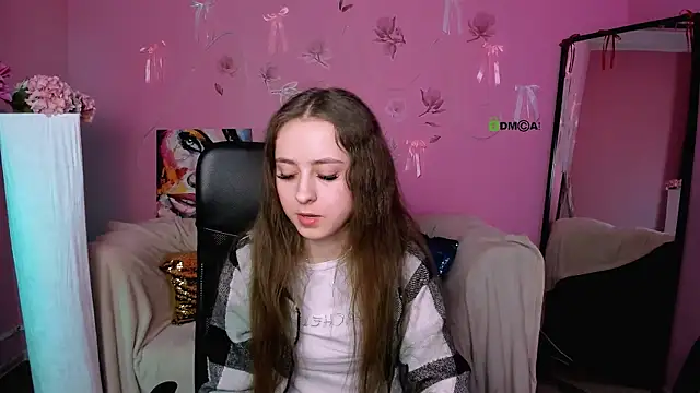 Snapshot of rebecca_smile chatting on April 20, 12:19 pm rebecca smile online show from April 20, 12:19 pm