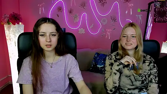 Snapshot of rebecca_smile chatting on April 23, 12:29 pm rebecca smile online show from April 23, 12:29 pm