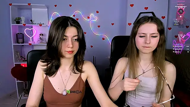 Snapshot of rebecca_smile chatting on May 5, 7:33 pm rebecca smile online show from May 5, 7:33 pm