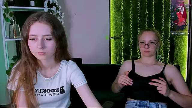 Snapshot of rebecca_smile chatting on June 30, 12:39 pm rebecca smile online show from June 30, 12:39 pm