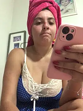 Snapshot of larj021bb chatting on February 12, 11:00 pm larj021bb online show from February 12, 11:00 pm