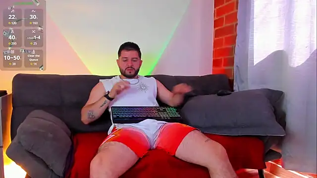 Snapshot of TomSloam chatting on October 19, 1:45 pm TomSloam online show from October 19, 1:45 pm