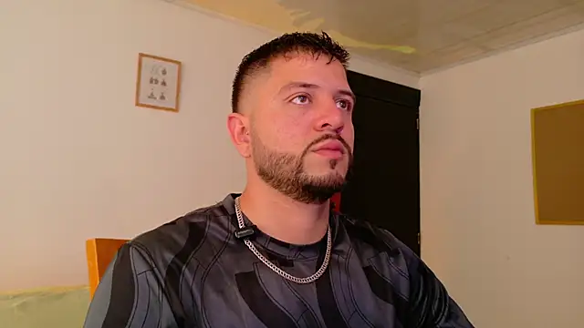 Snapshot of TomSloam chatting on November 26, 5:03 pm TomSloam online show from November 26, 5:03 pm