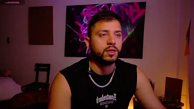 Snapshot of TomSloam chatting on December 21, 4:08 am TomSloam online show from December 21, 4:08 am