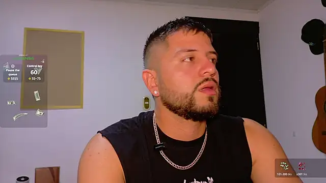 Snapshot of TomSloam chatting on February 2, 5:28 am TomSloam online show from February 2, 5:28 am