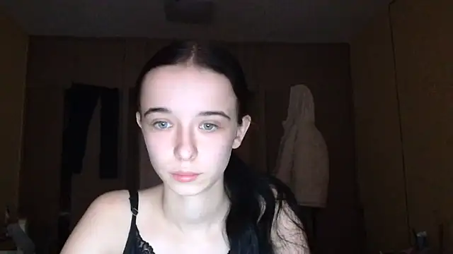 Snapshot of Emilia_Light chatting on December 20, 10:00 am Emilia Light online show from December 20, 10:00 am