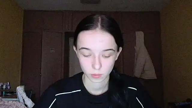 Snapshot of Emilia_Light chatting on January 7, 10:07 am Emilia Light online show from January 7, 10:07 am