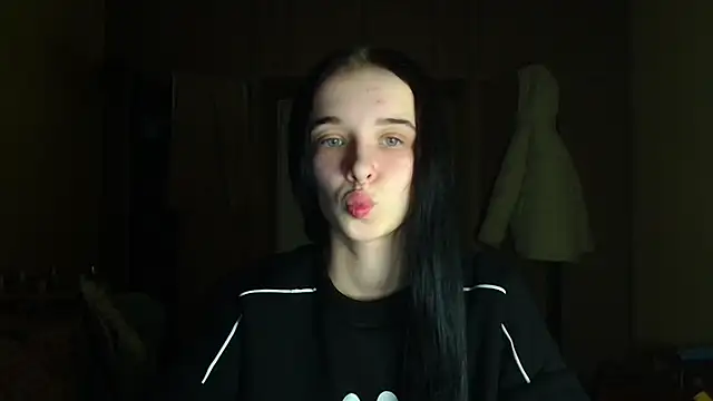 Snapshot of Emilia_Light chatting on January 9, 2:53 pm Emilia Light online show from January 9, 2:53 pm