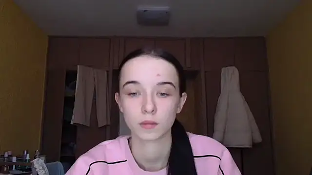 Snapshot of Emilia_Light chatting on January 12, 8:41 am Emilia Light online show from January 12, 8:41 am