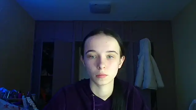 Snapshot of Emilia_Light chatting on February 2, 7:29 am Emilia Light online show from February 2, 7:29 am