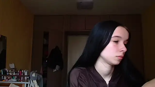 Emilia Light online show from March 30, 7:20 am