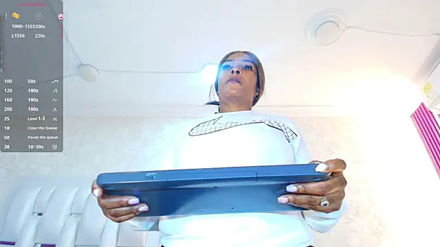 Snapshot of Layla_lell chatting on February 23, 1:08 pm Layla lell online show from February 23, 1:08 pm