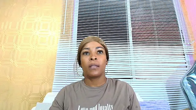 Layla lell online show from May 8, 12:32 pm