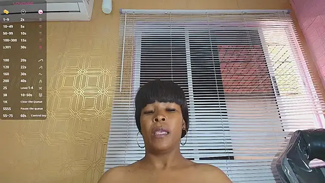 Layla lell online show from May 13, 12:35 pm