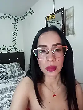 YaraDuartee online show from March 8, 9:07 pm