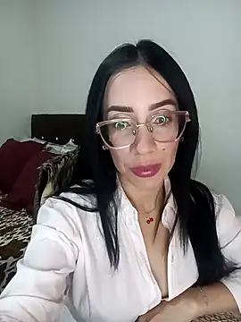 YaraDuartee online show from March 29, 1:05 am