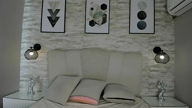 ashlye collins online show from December 4, 8:06 pm