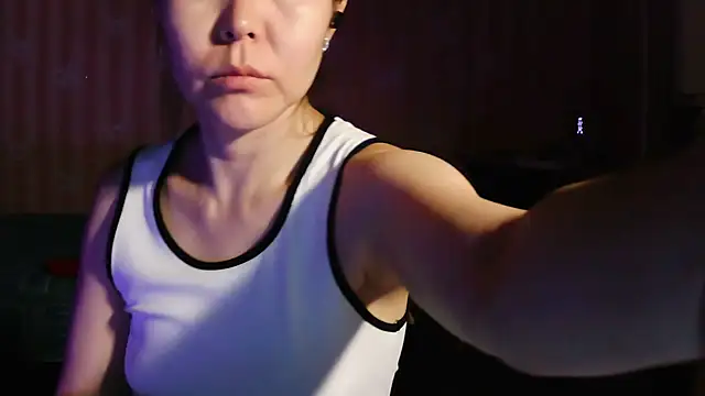 Olyviane online show from February 3, 2:33 pm