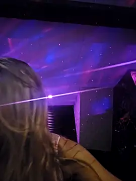 WhimsicalBirdette online show from October 5, 6:50 pm