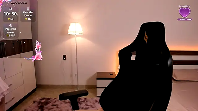 AmyVilvet  online show from October 20, 7:47 pm