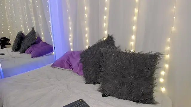 Snapshot of Olivia_Morrys chatting on March 31, 11:27 pm Olivia Morrys online show from March 31, 11:27 pm