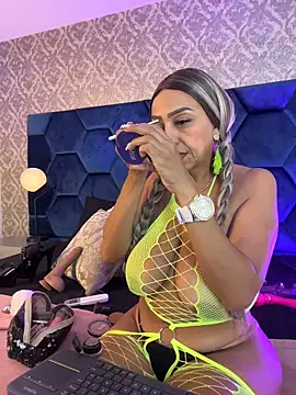 Angelina Roa online show from May 4, 2:13 pm