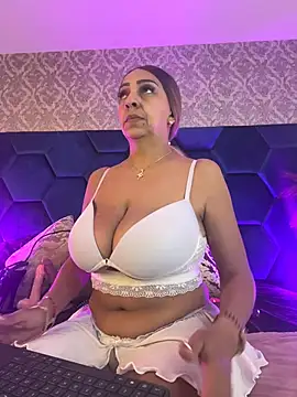 Angelina Roa online show from May 13, 3:20 pm