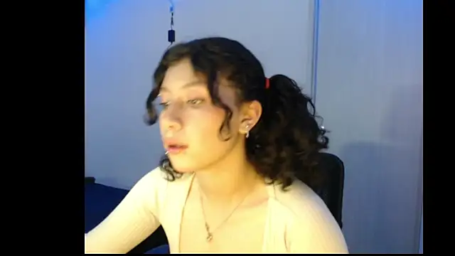 Ivonnybonn online show from October 26, 4:40 am