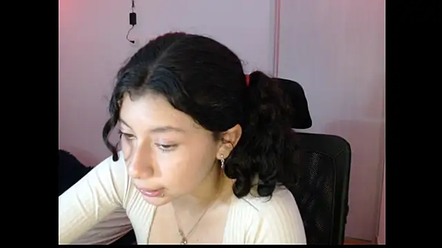 Ivonnybonn online show from October 29, 7:43 am