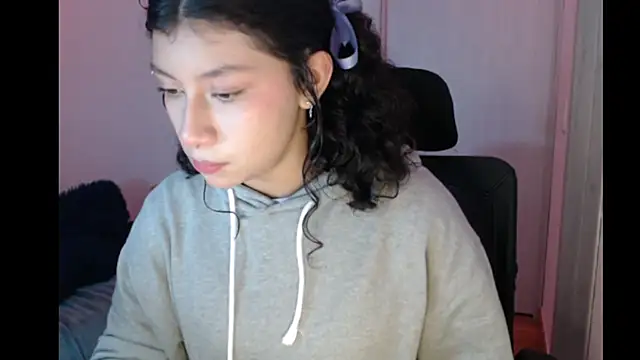 Ivonnybonn online show from November 21, 6:23 am