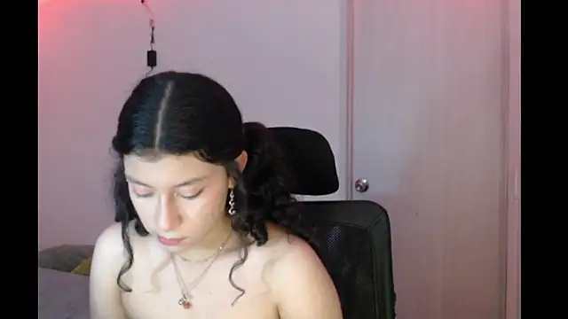 Ivonnybonn online show from November 29, 2:47 am