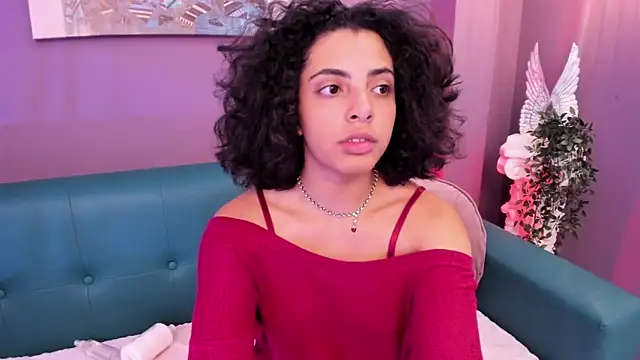 Snapshot of Alessiia__ chatting on February 8, 3:10 am Alessiia online show from February 8, 3:10 am