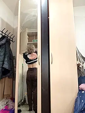 Snapshot of Conny_Shellie chatting on March 23, 6:23 pm Conny Shellie online show from March 23, 6:23 pm