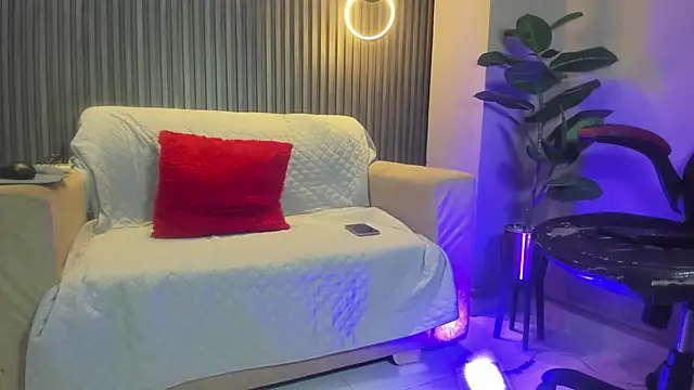 Snapshot of miss_charlott12 chatting on September 26, 6:56 pm miss charlott12 online show from September 26, 6:56 pm