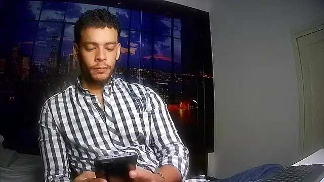 Snapshot of DominicBlazze chatting on September 30, 7:08 pm DominicBlazze online show from September 30, 7:08 pm