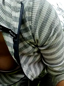 Snapshot of nhinhi-sexy chatting on November 4, 12:32 am nhinhi-sexy online show from November 4, 12:32 am