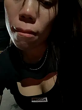 Snapshot of nhinhi-sexy chatting on November 13, 10:25 am nhinhi-sexy online show from November 13, 10:25 am