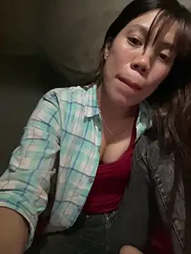 Snapshot of nhinhi-sexy chatting on December 17, 5:46 am nhinhi-sexy online show from December 17, 5:46 am