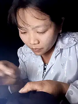 bree-zz online show from February 1, 12:48 pm