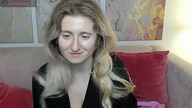 CamillaDreamer online show from May 4, 12:50 am
