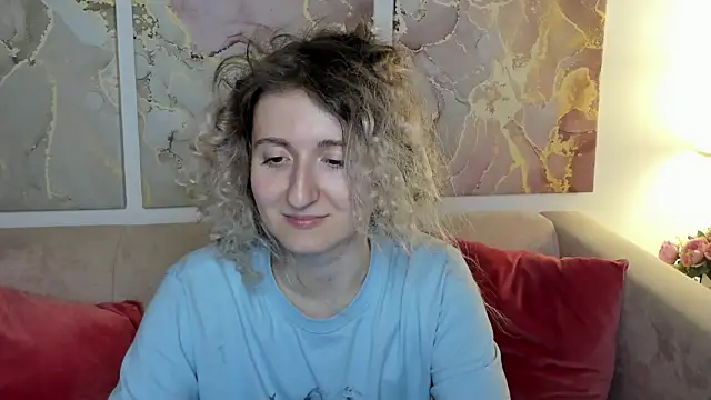 CamillaDreamer online show from May 8, 4:23 pm