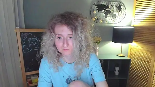 CamillaDreamer online show from May 9, 4:28 am