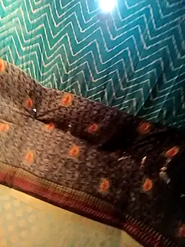 Snapshot of Lona2525 chatting on December 3, 6:54 am Lona2525 online show from December 3, 6:54 am