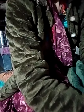 Snapshot of Lona2525 chatting on February 11, 7:41 pm Lona2525 online show from February 11, 7:41 pm