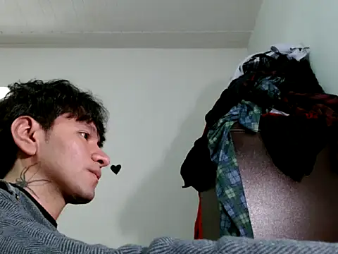 Snapshot of Liam_Of_The_Wind chatting on October 2, 7:43 pm Liam Of The Wind online show from October 2, 7:43 pm