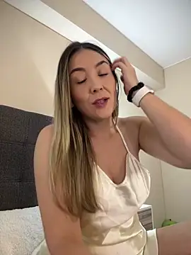 Mariana gom online show from May 4, 12:34 pm