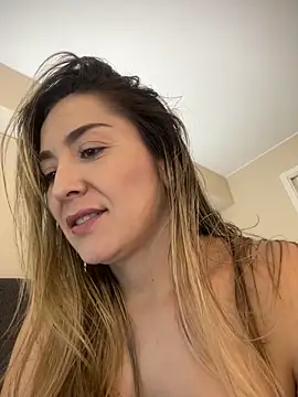 Mariana gom online show from May 12, 12:13 pm