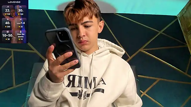 Lian Miller1  online show from December 16, 12:10 pm